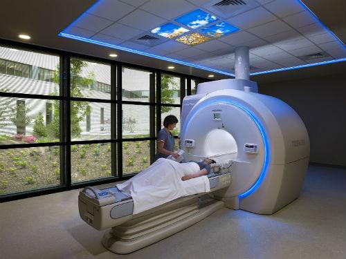 томограф для мрт мозга